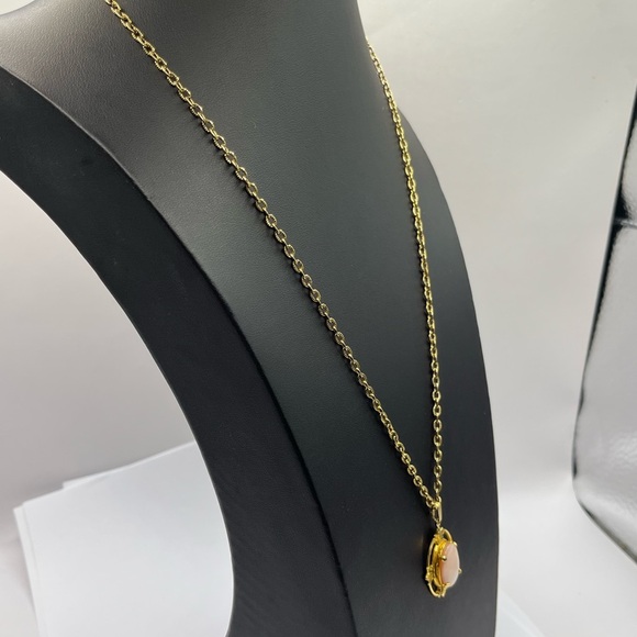 Gold Tone and Light Pink Stone Oval Leaf Pendant Necklace Vintage - Picture 3 of 16